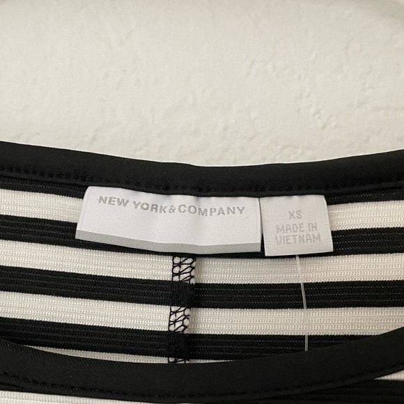 NWT New York & Co Black + White Striped Sleeveless Dress XS - Picture 3 of 6